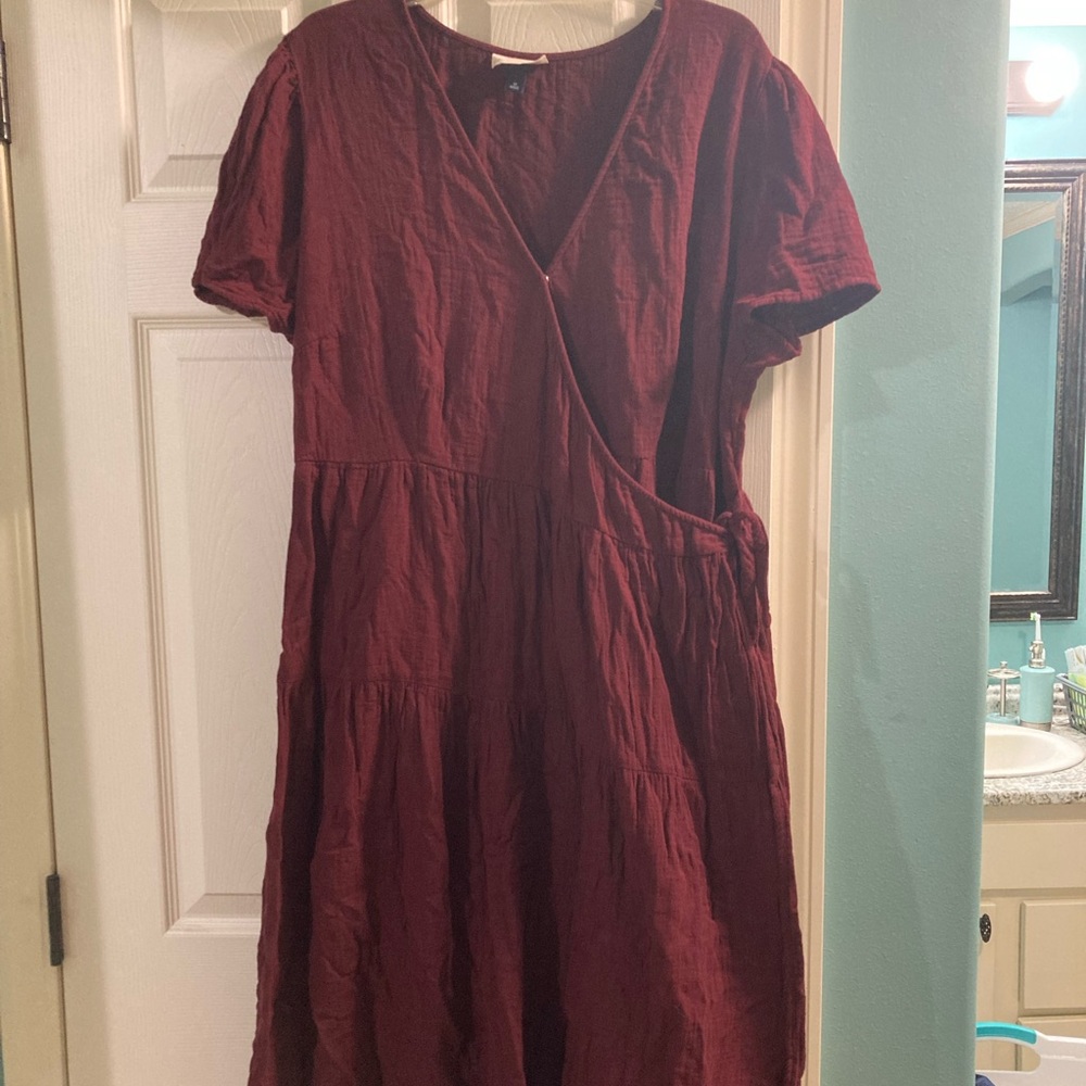 Universal Thread Short Sleeved Wrap Dress in Wine